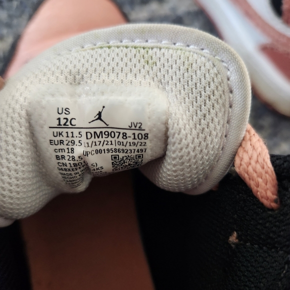 COPY - Little Girl shoes-Like New! - Picture 14 of 16